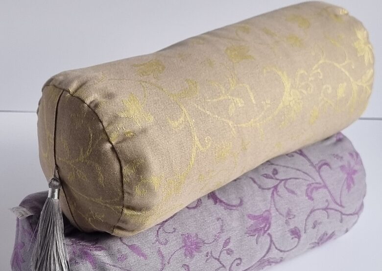 #2  LRULL BEZU*   PELĒKS AR GAIŠIEM DZELTENĪGIEM RAKSTIEM, AR PUŠĶIEM 40X15 CM